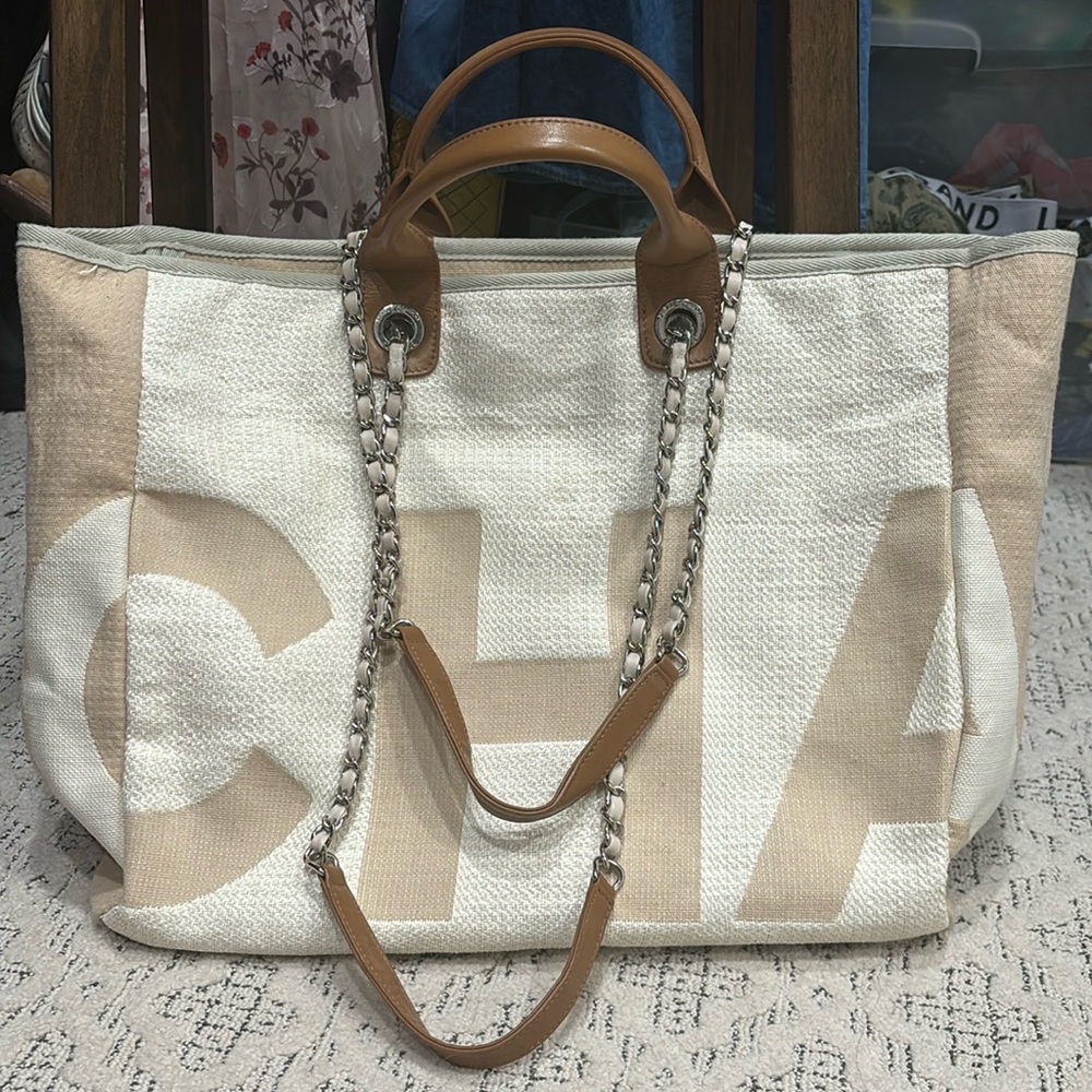 CC Deauville Tote in Beige